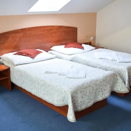 Otel Garni Stofing Hlohovec