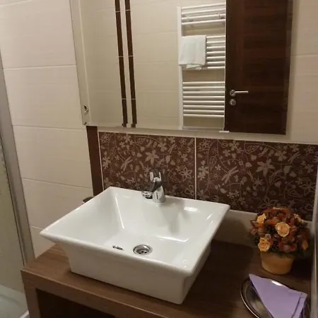 Garni Stofing Otel Hlohovec